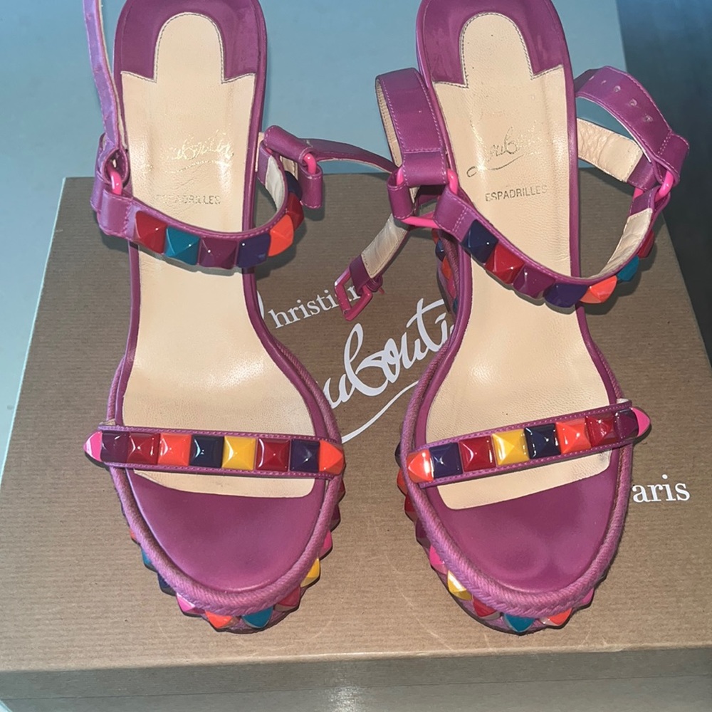 Louboutin Wedges Pira Ryad